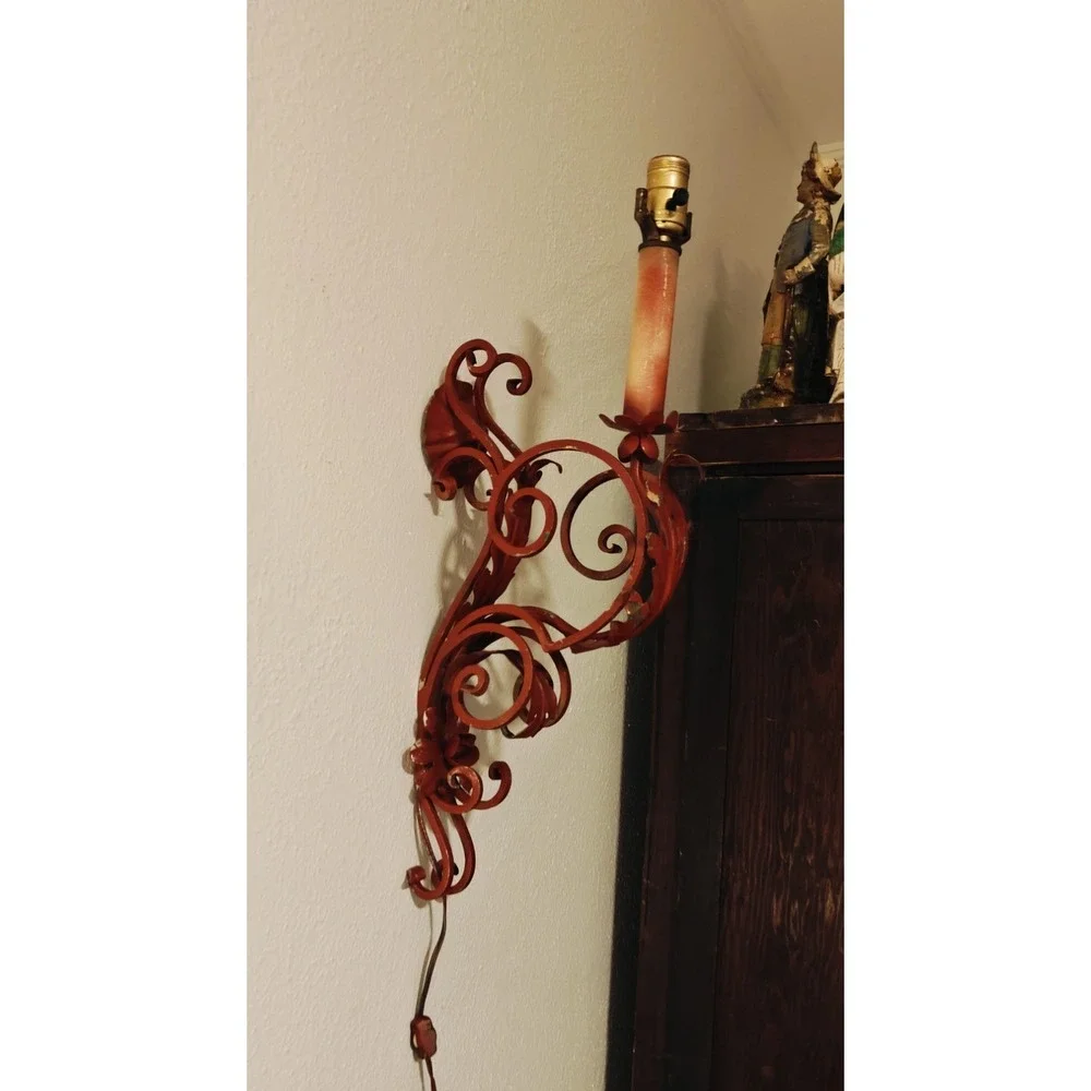 Vintage 50s MCM Art Nouveau Metal Ornate Electric Sconce Lamp Works